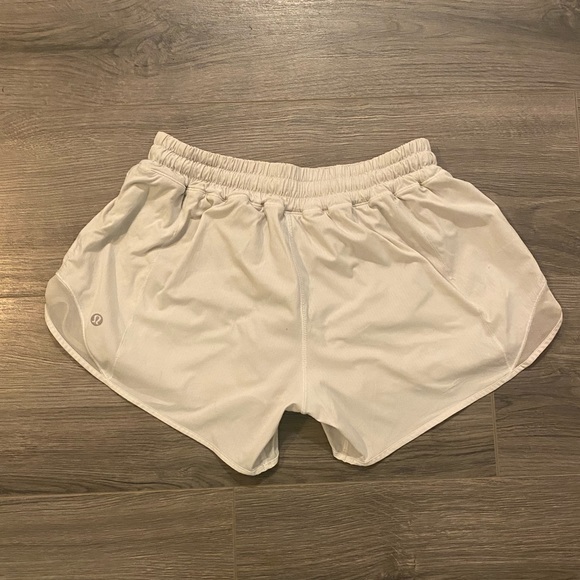 Lululemon Hotty Hot Shorts - Picture 2 of 4